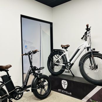 amego electric bicycles Aventon Level 3 NCM Paris Folding Electric Bike
