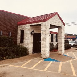 Red Dome Smokehouse - Entry way