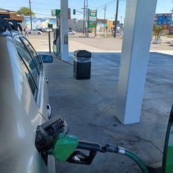 Sinclair Gas - Diesel went up .30 as I was pumping