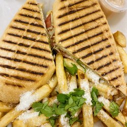 Santini's Deli and Grill