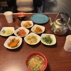 Kimchi Mama - Side dishes with Miso soup
