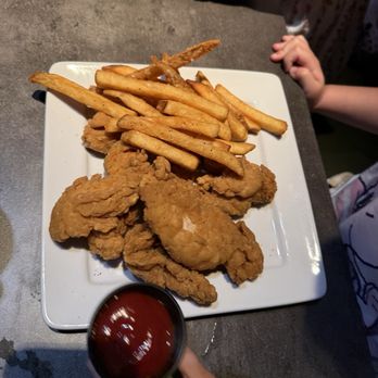 Sharks Underwater Grill - New American Near Me - Orlando, Florida Sharks Underwater Grill - New American Near Me - Orlando, Florida