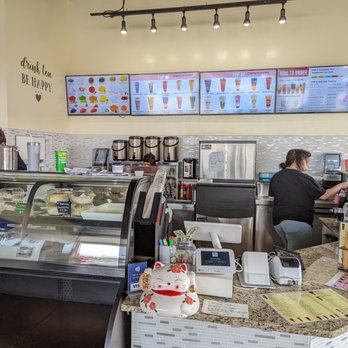 Yumi Boba Tea - a woman working behind the counter - Bubble Tea Near Me - Dayton, Ohio Yumi Boba Tea - a woman working behind the counter - Bubble Tea Near Me - Dayton, Ohio