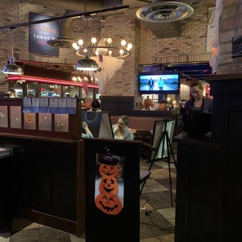 Uno Pizzeria & Grill - Pizza Near Me - Winter Garden, Florida Uno Pizzeria & Grill - Pizza Near Me - Winter Garden, Florida
