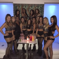 Clé Houston - Bottle service girls