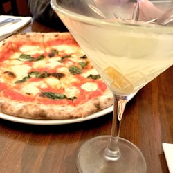 Fratelli - Amalfi drink and Margherita pizza
