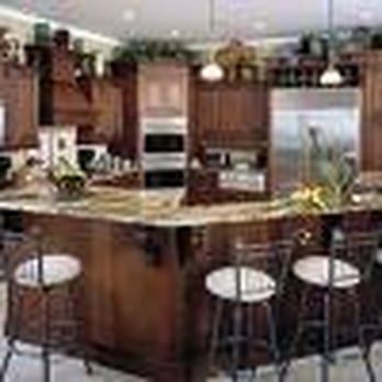 Florentin Construction - a large kitchen with a center island - General Contractors Near Me - Los Angeles, California Florentin Construction - a large kitchen with a center island - General Contractors Near Me - Los Angeles, California