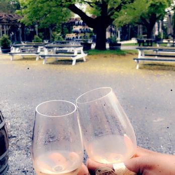 Lenz Winery - Cheers - Wineries Near Me - Peconic, New York