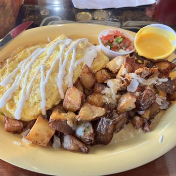 Squeeze In - Lake Taco omelette with potatoes - Breakfast & Brunch Near Me - Reno, Nevada