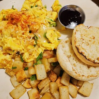 Egg Harbor Cafe - Lobster Scrambler - Breakfast & Brunch Near Me - Alpharetta, Georgia