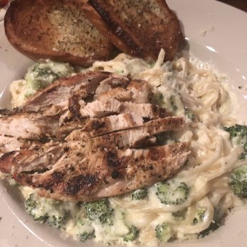 Gritty McDuff's Brew Pub - Chicken broccoli alfredo - American Near Me - Auburn, Maine Gritty McDuff's Brew Pub - Chicken broccoli alfredo - American Near Me - Auburn, Maine