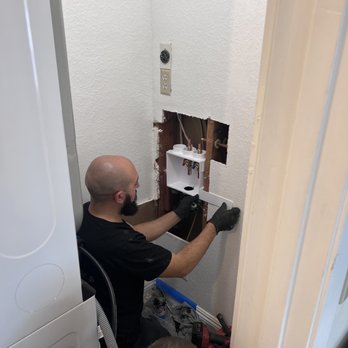 1 Day Rooter & Plumbing - Fitting in the outlet box with hammer arrestor - Plumbing Near Me - Pasadena, California 1 Day Rooter & Plumbing - Fitting in the outlet box with hammer arrestor - Plumbing Near Me - Pasadena, California