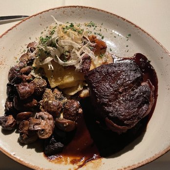 Buckeye Roadhouse - Filet - American Near Me - Mill Valley, California
