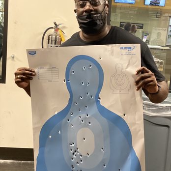Shooters World - 11 yards out with my M&P - Gun/Rifle Ranges Near Me - Orlando, Florida