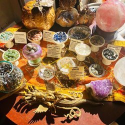 Objets d'Art & Spirit - Large selection of Crystals from all around the world