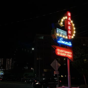 Leonard's Bakery - Bakeries Near Me - Honolulu, Hawaii