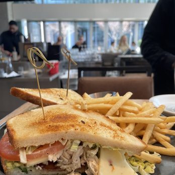 Earls Kitchen + Bar - Pulled Chicken Clubhouse - Avocado, bacon, grilled sourdough - New American Near Me - McLean, Virginia