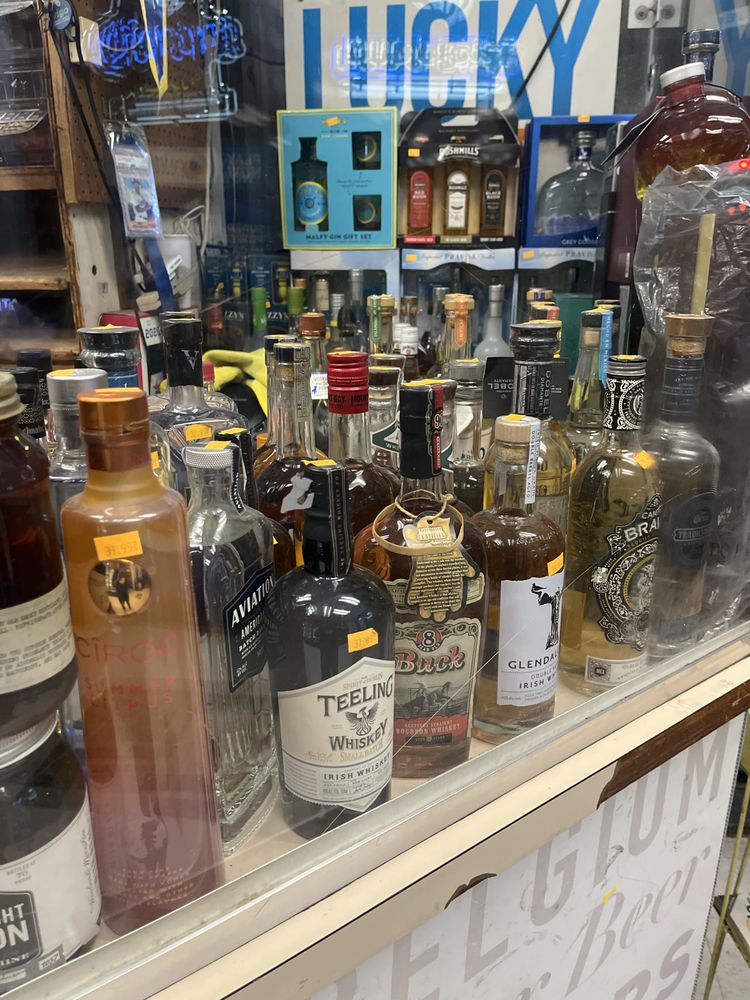 SAVOY LIQUOR STORE Updated June 2024 3301 W 8th St, Los Angeles