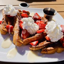 The Breakfast Mug - Strawberry Waffle