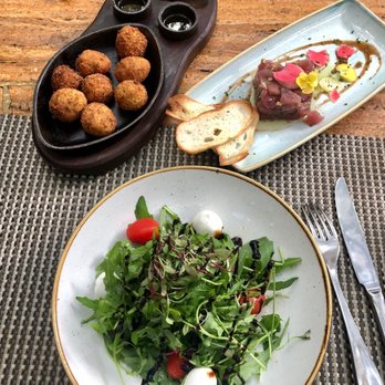 Figueira Rubaiyat - Salad Bacalhau fish ball, and tuna tartare - Latin American Near Me - São Paulo, SP Figueira Rubaiyat - Salad Bacalhau fish ball, and tuna tartare - Latin American Near Me - São Paulo, SP