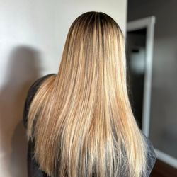 Hair Company & Spa - Bright, clean blonde perfection
Blonde refresh by MaKayla Miller, stylist at hair company & Spa.