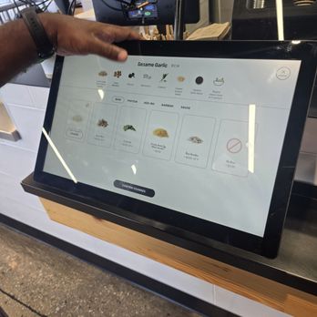 honeygrow - Salad Near Me - Glen Burnie, Maryland