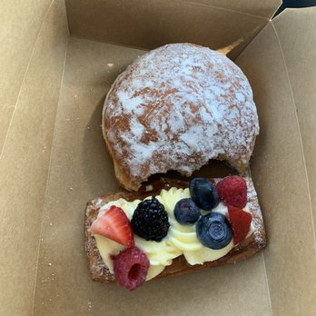 Paris Baguette - donut and fruit pastry - Bakeries Near Me - Tukwila, Washington Paris Baguette - donut and fruit pastry - Bakeries Near Me - Tukwila, Washington