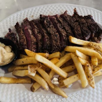 Public House - Steak & Frites - Cocktail Bars Near Me - Ferndale, Michigan