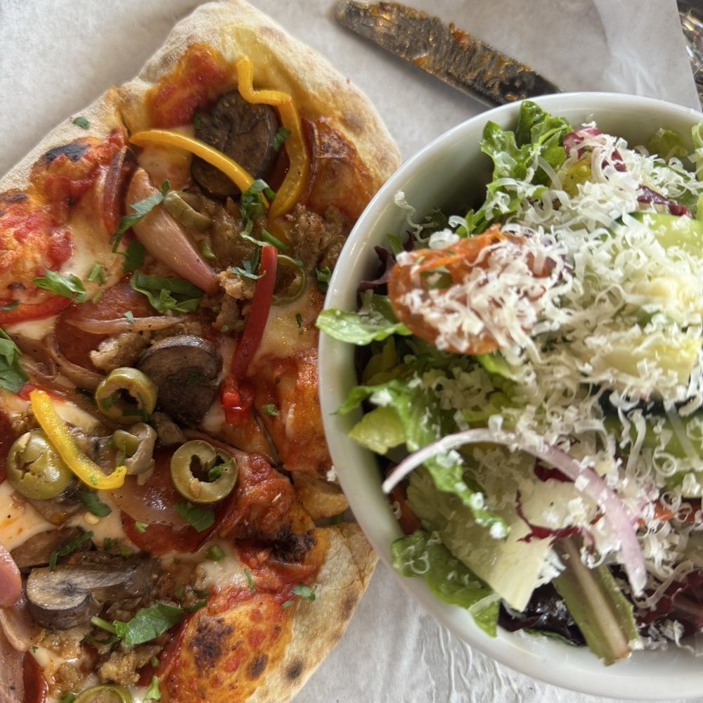 Federal Pizza - Lunch special, the Federal Chop and Big Star Pizza. - Pizza Near Me - Phoenix, Arizona Federal Pizza - Lunch special, the Federal Chop and Big Star Pizza. - Pizza Near Me - Phoenix, Arizona