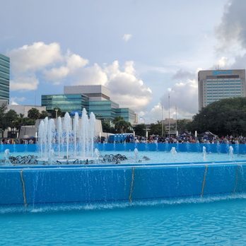 Friendship Fountain - Landmarks & Historical Buildings Near Me - Jacksonville, Florida