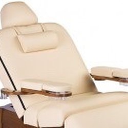 Waivess Massage - Relax on my heavenly-hydraulic massage table.