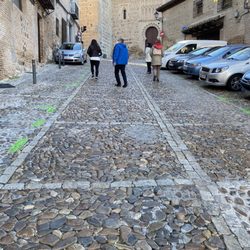 Julia Travel - Original cobblestone streets
