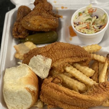 OOOWWWEEE Wangz N Catfish - Land and Sea - Desserts Near Me - Fort Worth, Texas