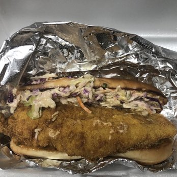 Joes Backyard Bbq Lunchwagon - Catfish PoBoy!!! Love it! - Food Trucks Near Me - Aiea, Hawaii