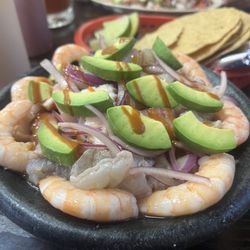 Mariscos El Viejon - Molcajete