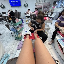 Posh Nail Lounge - Quick service