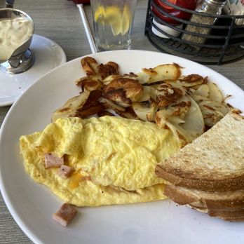 Broken Yolk Cafe - Breakfast & Brunch Near Me - Henderson, Nevada Broken Yolk Cafe - Breakfast & Brunch Near Me - Henderson, Nevada