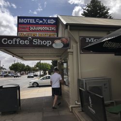 McCue's Bakery - Entryway