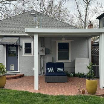 Jess Electric - New electric mast with bracing on roof - Electricians Near Me Jess Electric - New electric mast with bracing on roof - Electricians Near Me