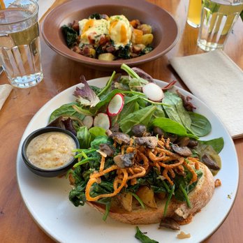 Johnston's Saltbox - New American Near Me - San Carlos, California