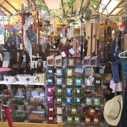 Canyon House - Lots of neat trikets, gift, and such.