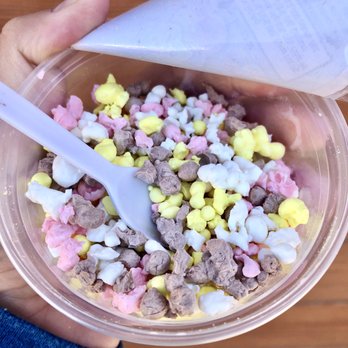 Quench It - Eagle Mtn - Banana split - Popcorn Shops Near Me - Eagle Mountain, Utah