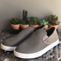 Del Sole Shoe Store - Women Olukai