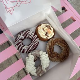 Donuts Donuts