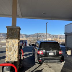 Murphy Express - Employee car blocking a pump