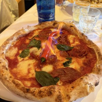 Bel Mondo - Pizza 2hot 2 handle - Pizza Near Me - Madrid, M