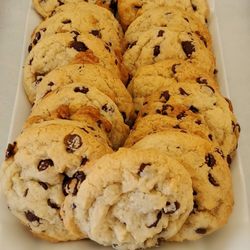 JMT Sweets & More - Chocolate chip cookie
