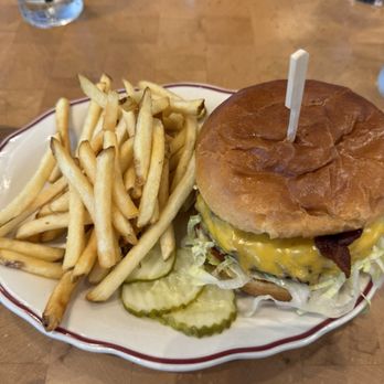 Zinburger - Samburger w/fries - Burgers Near Me - Phoenix, Arizona Zinburger - Samburger w/fries - Burgers Near Me - Phoenix, Arizona