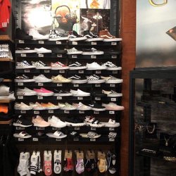Women's shoe wall