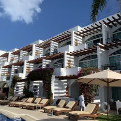 Zoëtry - Great lounge chairs !
